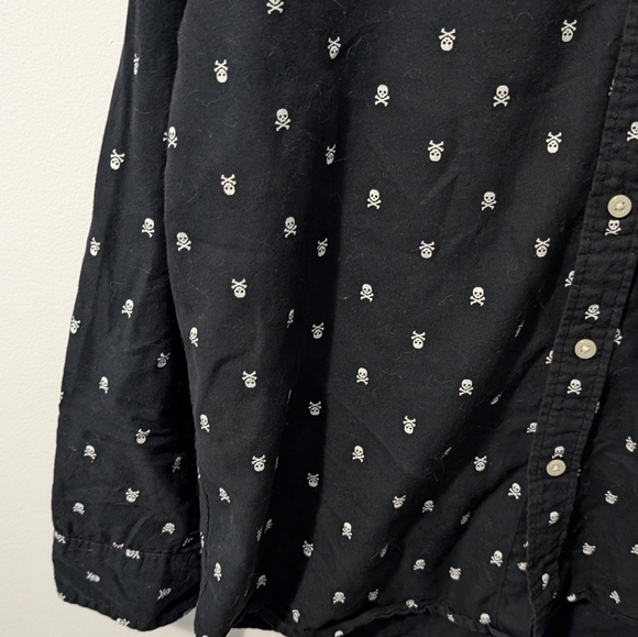 Joe Fresh Skull Print Dress Shirt - US M - Picture 7 of 14
